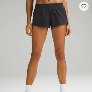 Lululemon Hotty Hot Short 2.5” size 6